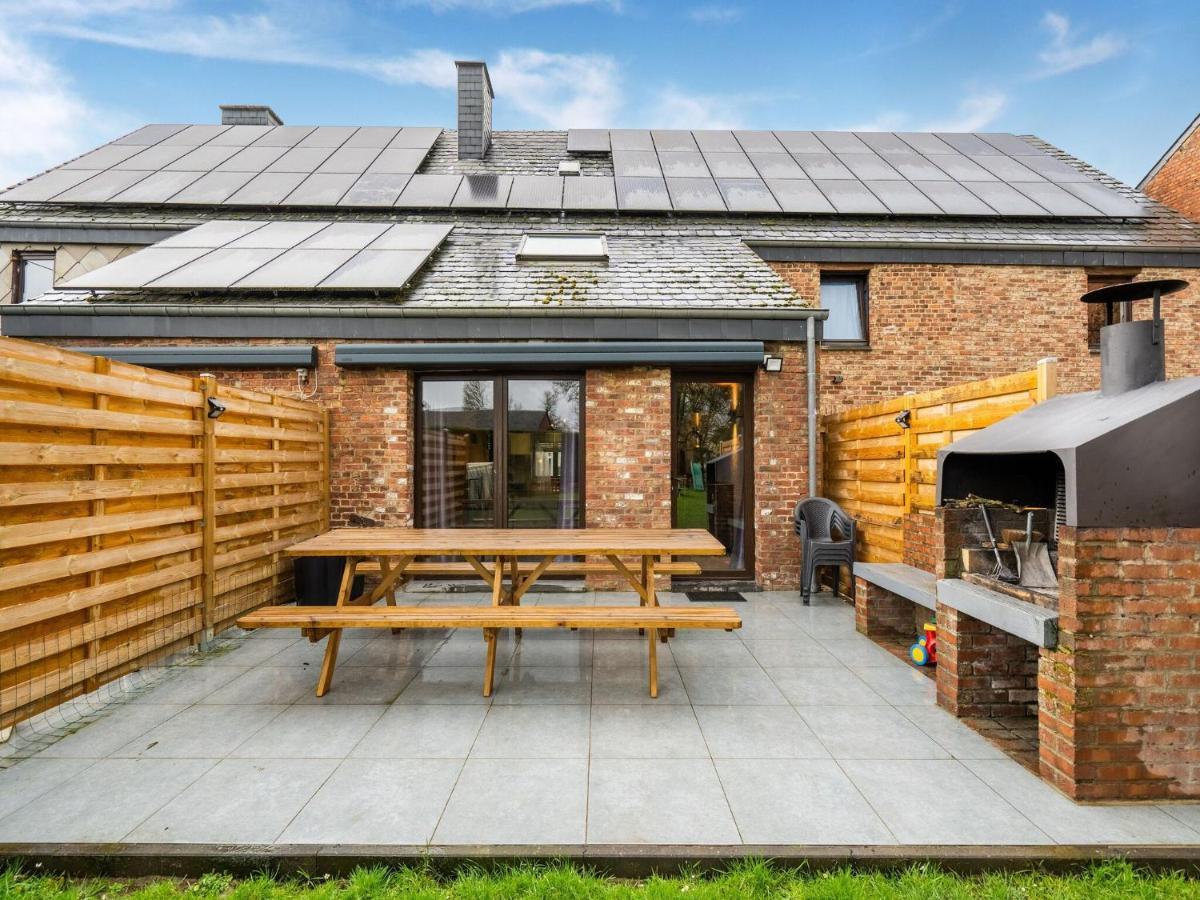 Holiday home In Lessive Close To Rochefort