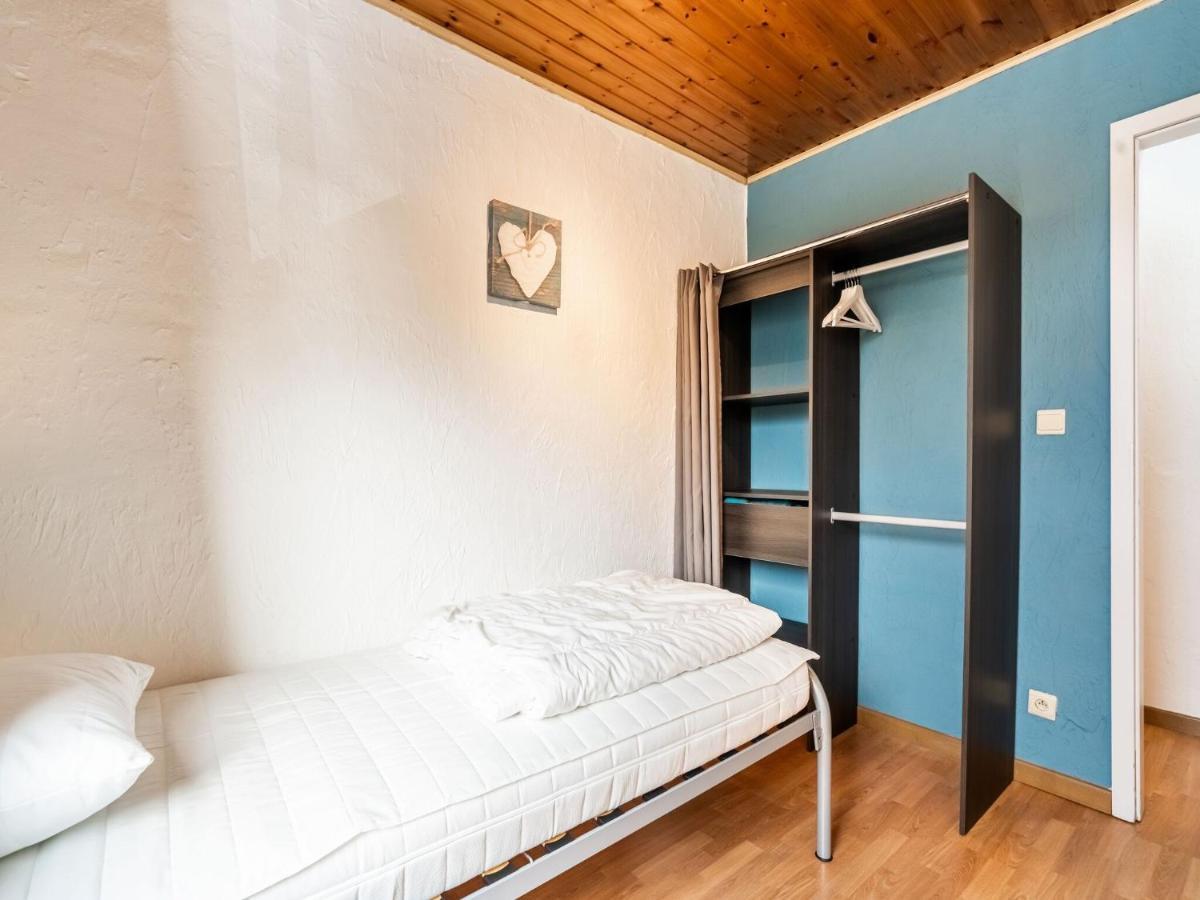 Holiday home In Lessive Close To Rochefort