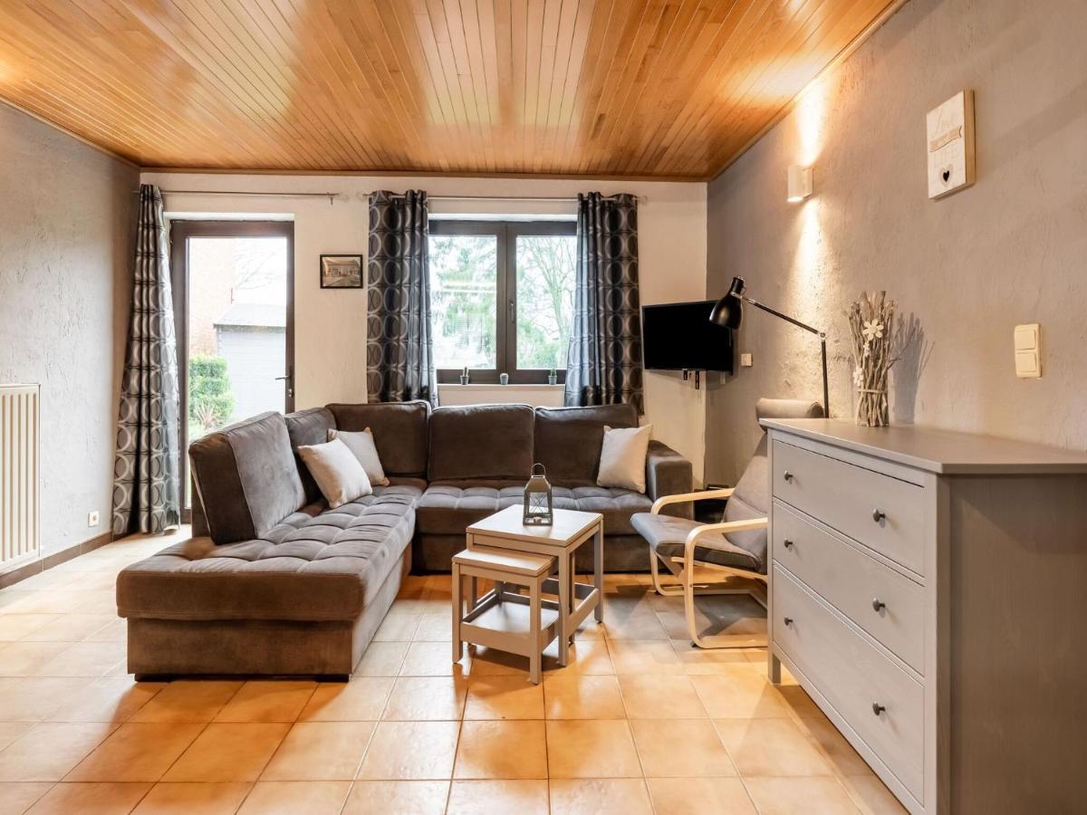 Holiday home In Lessive Close To Rochefort